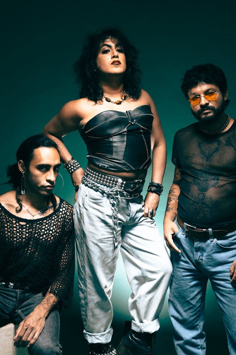 Bustié / Cold Choir / Corpse Dust