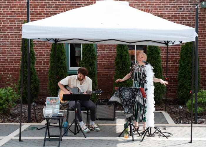 Live Music at Zelda Dearest - The Swingin' Poppies