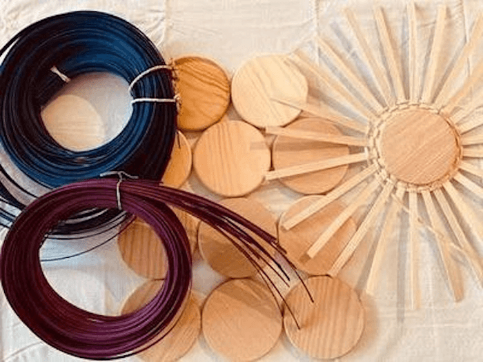 Beginner Basket Weaving - Round, slotted base