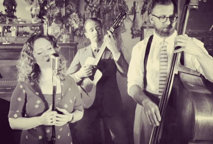 Queen Bee & the Honeylovers