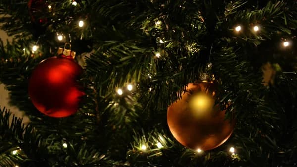 December Mom's Meetup: Ornament Making!