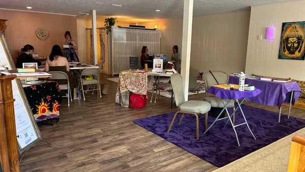 Saturday Sanctuary: Create Space for Intuitive Exploration