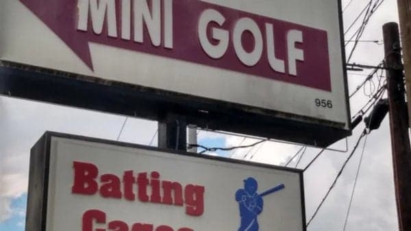 Mini Golf @ Tropical Gardens