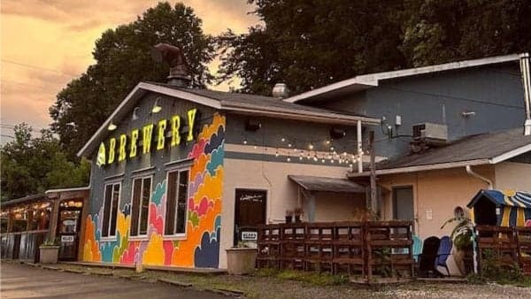 Dogs, Brews and Barbecue