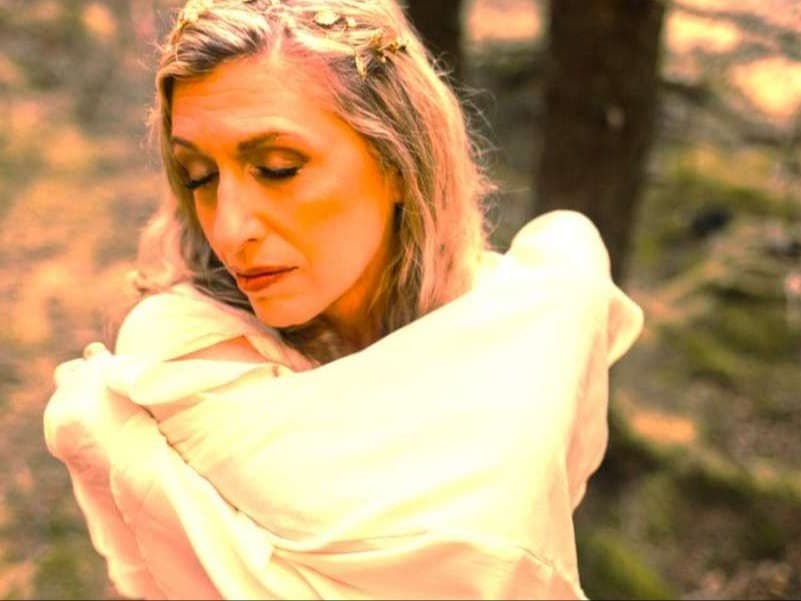 PATIO SHOW: Carrie Morrison