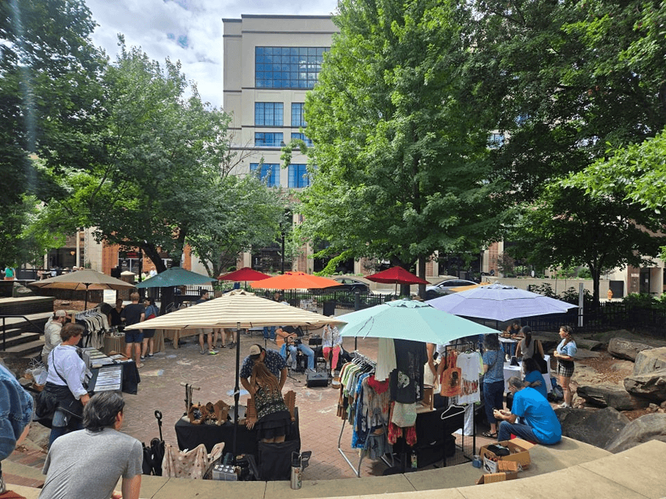 Ooh La La Curiosity Market