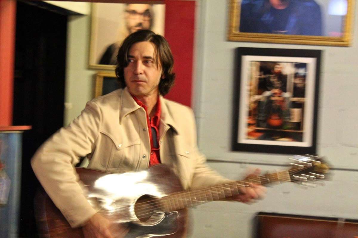 FREE SHOW - PATIO: Dave Desmelik with Laura Blackley